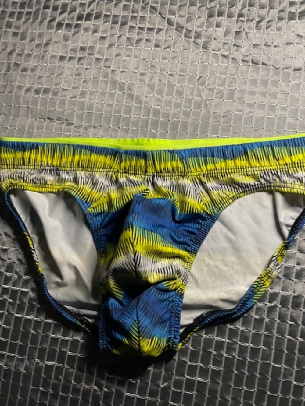 2(x)ist brief/swimsuit size S